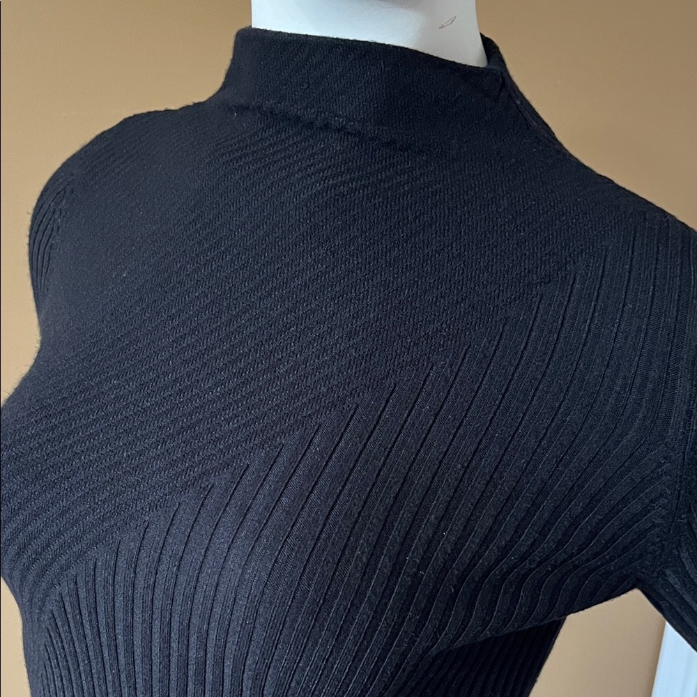 Black Ribbed Bodycon sweater - Picture 3 of 7